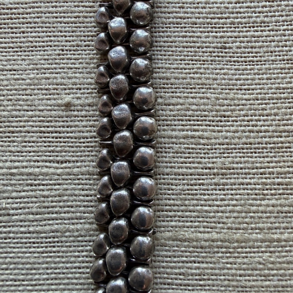 Metal Pointus Silver Beaded Collar Necklace 16-18 inches previously worn - Picture 6 of 6